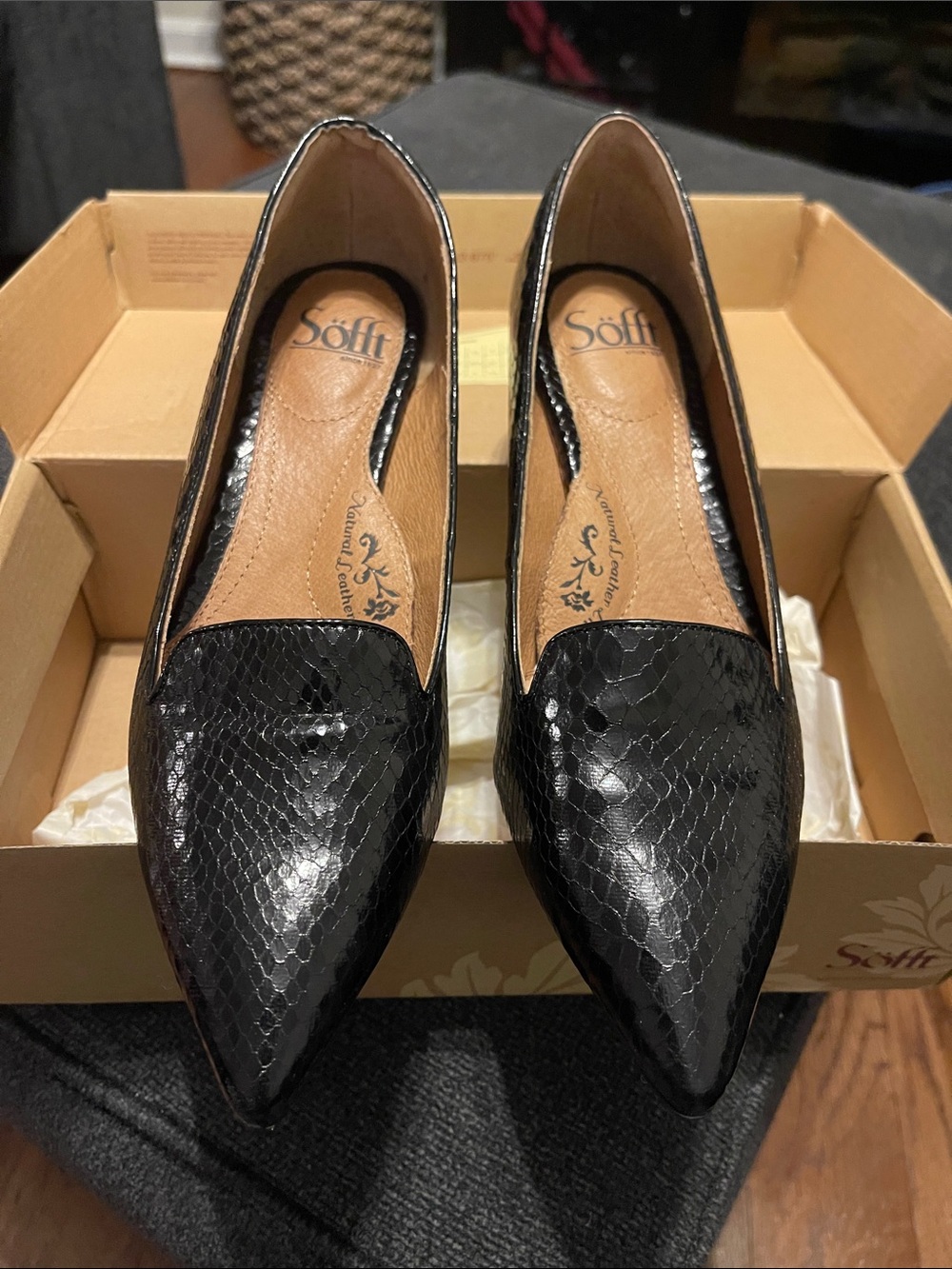 Sofft Vesper Black Pointed-Toe Heels with Snake-Embossed Shine